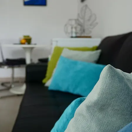 Blue Ocean Corralejo: Sunny Terrace, Pool, Wifi Apartment *