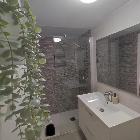 Blue Ocean Corralejo: Sunny Terrace, Pool, Wifi Apartment